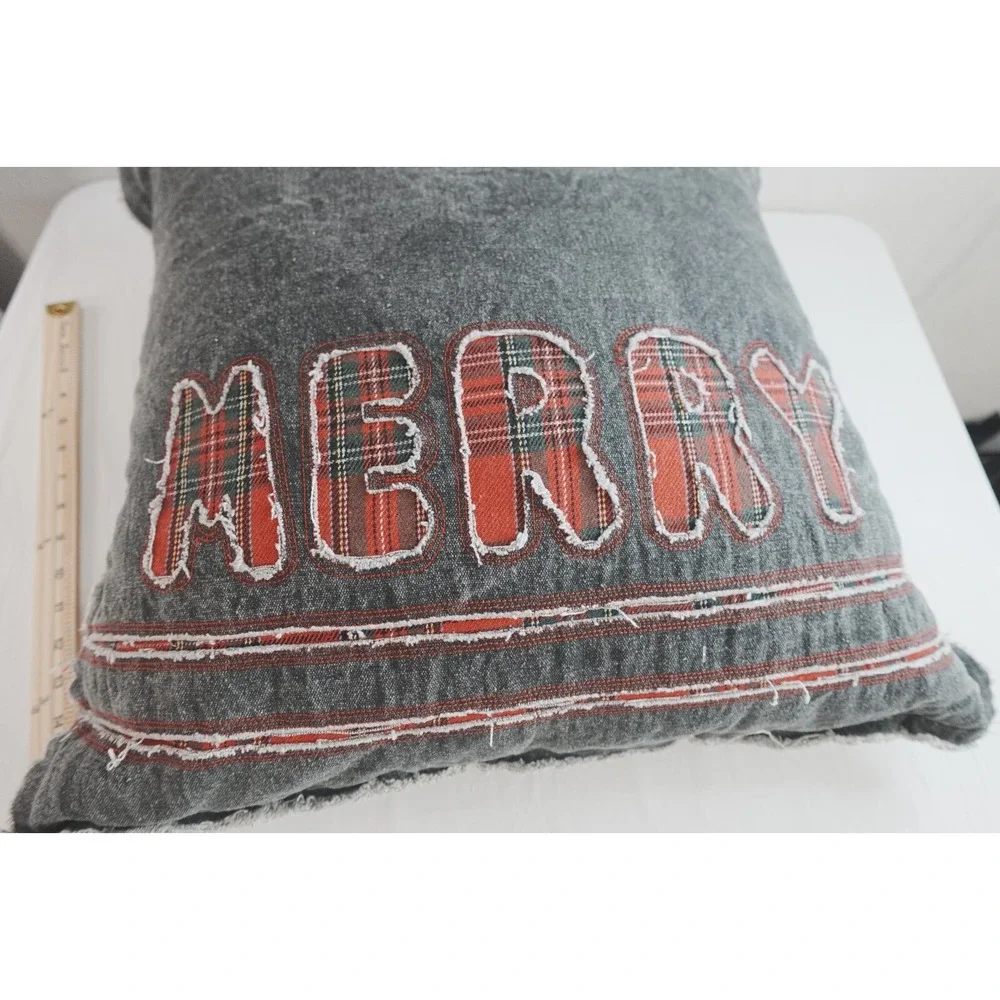 Throw Pillow‎ Accent Oversized Merry Festive Holiday Christmas Plaid Square Grey